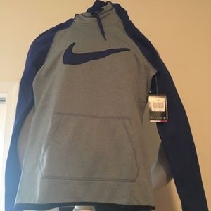 Women's Nike THERMA FIT SWOOSH HOODIE SIZE XS